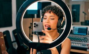 singer-streaming